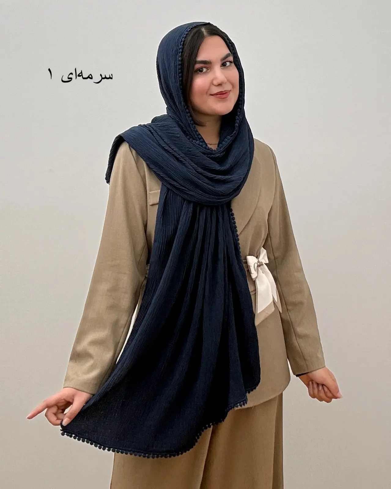 شال دخترانه و زنانه نخی مدل دور عدسی